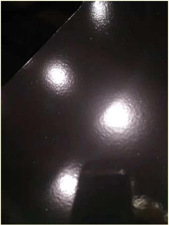 桔皮：漆膜上留下漆膜流動的痕跡